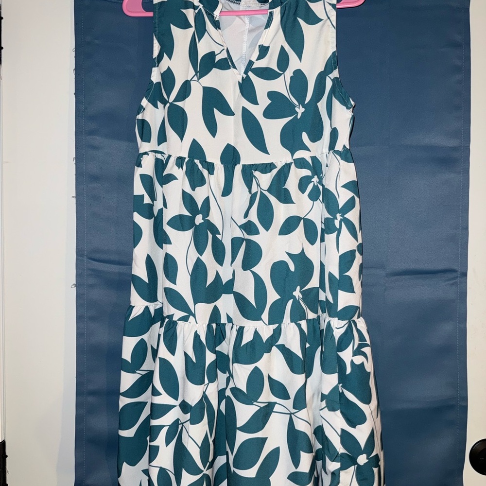 Floral Sleeveless Casual Dress - Green and White